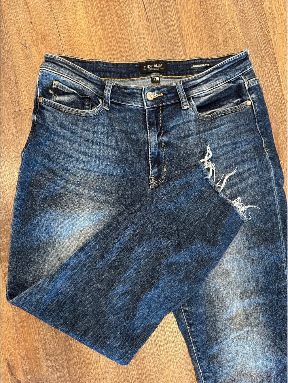 Judy Blue Boyfriend Fit Ankle Crop Cut off Jeans Size 11/30 Dark Wash